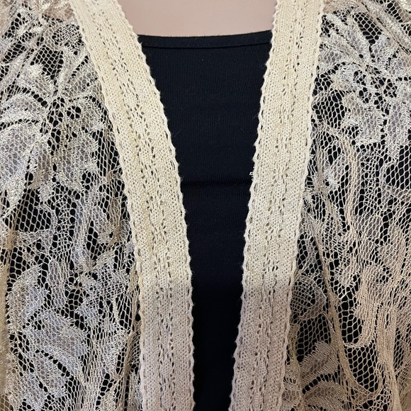 Sparkly gold lace shawl. XL - Picture 2 of 4